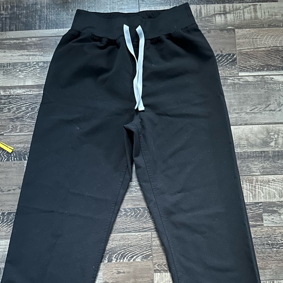 Figs Scrub Set Bundle - Picture 7 of 8